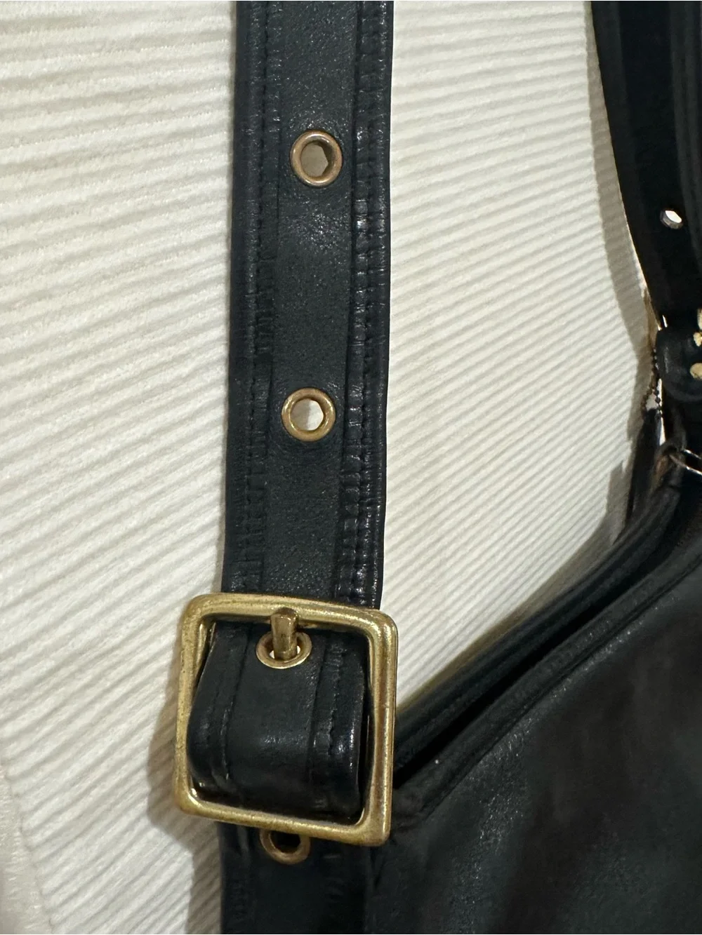 Vintage COACH Black Leather Legacy Zip Crossbody Shoulder Bag 9966 USA Creed